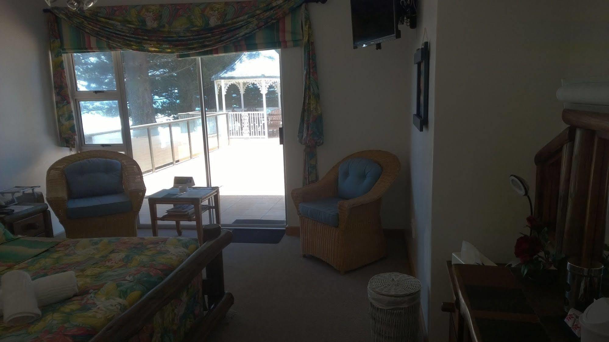 Sea Otters Lodge Kini Bay Экстерьер фото