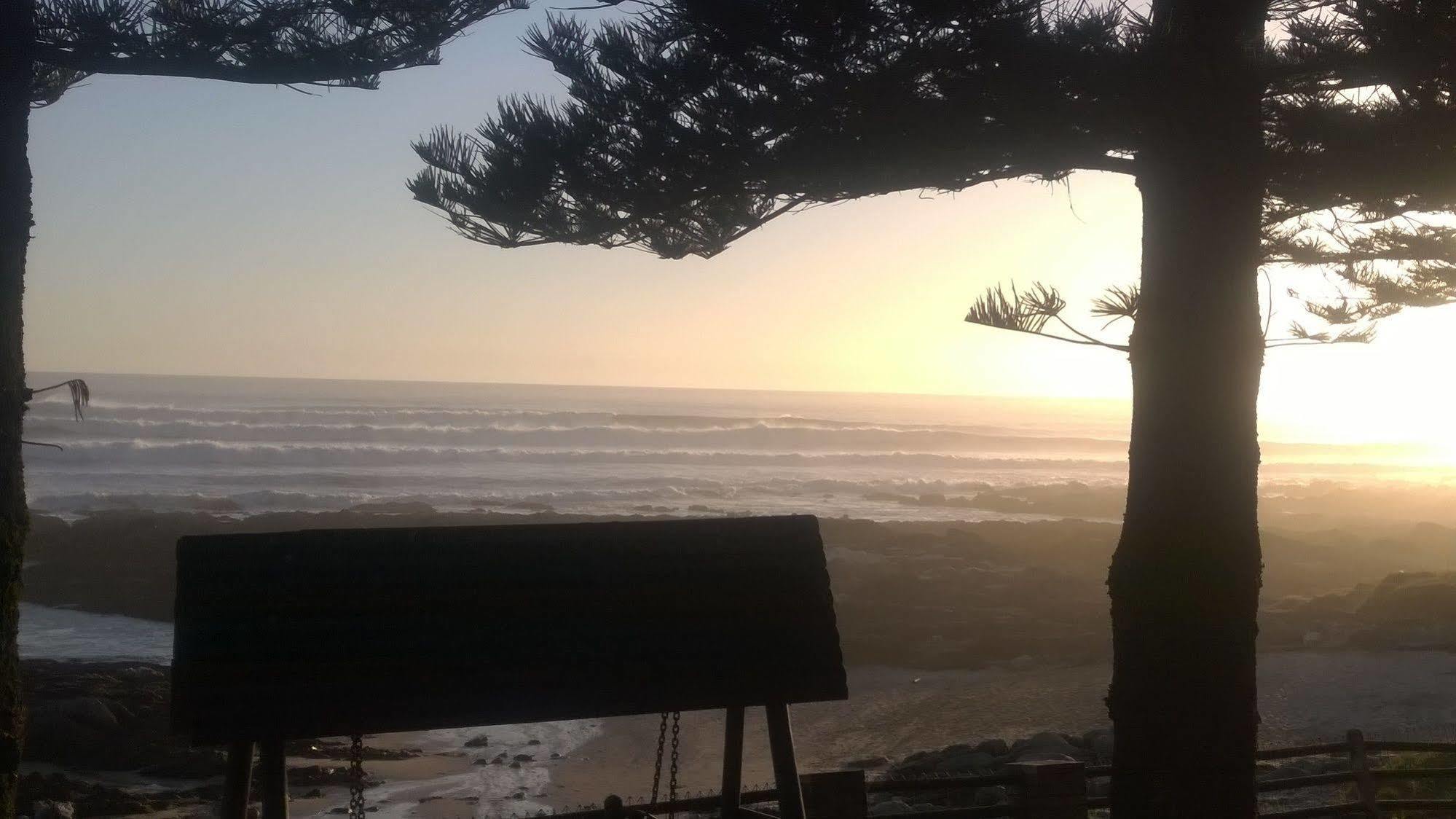 Sea Otters Lodge Kini Bay Экстерьер фото
